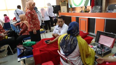 DWP Unit Kerja Bapenda Makassar Gelar Kegiatan Bakti Sosial: Pemeriksaan Kesehatan dan Donor Darah