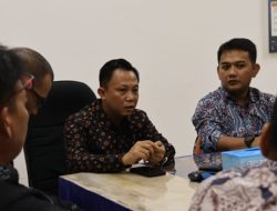 Plt Kepala DKP Kota Makassar Kunjungan Kerja ke Kecamatan Ujung Pandang, Bahas Longwis dan Penyaluran Bibit Cabai