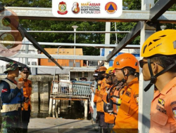 Tim Rescue Laut BPBD Kota Makassar dan TNI AL Gelar Briefing Strategi Pengamanan dan Evakuasi untuk Demo Aerobatik Show