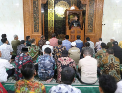 Pjs Wali Kota Makassar Andi Arwin Azis Pimpin Sholat Dzuhur Berjamaah Bersama Jajaran Pemkot