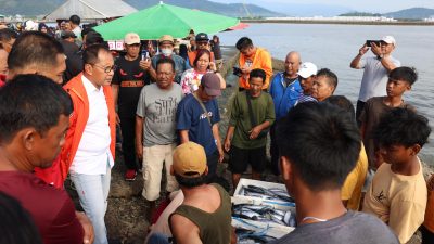 Danny Pomanto Dengar Jeritan Nelayan tentang Jalan Becek dan Dermaga Rusak di Palopo