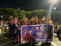 Parade Karnaval HUT Kota Makassar, Camat Panakkukang dan Jajaran Gunakan Pakaian Adat