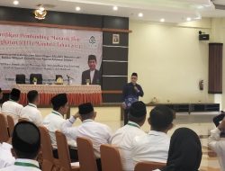 Dr H Khalilurrahman Bahas Kemuliaan menjadi Seorang Pembimbing Manasik Haji pada SPMH Angkatan VIII 