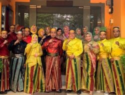 Pegawai Kecamatan Manggala Kompak Pakai Baju Adat di Hari Kebudayaan