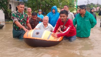 Camat Biringkanaya Benyamin Turupadang Kunjungi Warga Terdampak Banjir