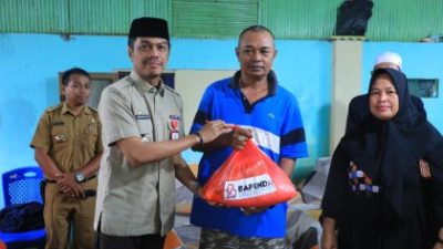 Bapenda Makassar Berbagi Sembako di Beberapa Kelurahan