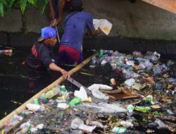 Program Bersih-Bersih Kanal Terus Dilanjutkan di Kanal Maradekaya Makassar