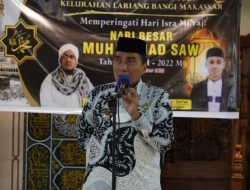 Camat Makassar Akbar Yusuf Ajak Jemaah Masjid Alauddin Sukseskan Program Vaksinasi