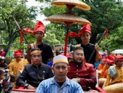 Camat Panakkukang Andi Pangerang Pawai Maudu Lompoa Peringatan Maulid Nabi Bersama Warga