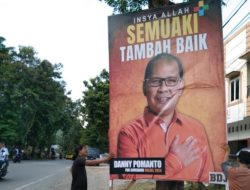 Masyarakat Luwu Raya Ramai-ramai Pasang Baliho Danny Pomanto