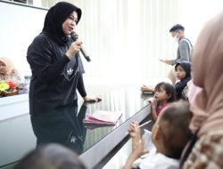 Grebek Stunting, Fatmawati Rusdi Ingatkan Perhatikan Pola Asuh Anak