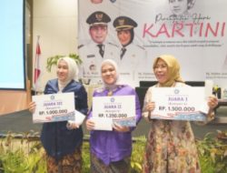 Ketua TP PKK Kecamatan Panakkukang Juara 2 Lomba Busana