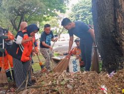 Camat Biringkanaya Juliaman Gelar Sabtu Bersih Bersama Warga