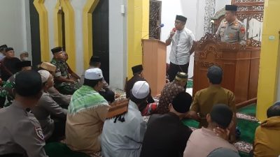 Camat Andi Anshar Dampingi Kapolrestabes Makassar Salat Subuh Berjemaah di Manggala