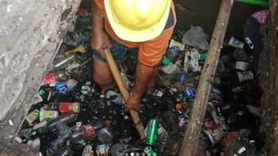 Satgas Kebersihan Kecamatan Makassar Kembali Bersihkan Drainase Jalan Veteran Selatan