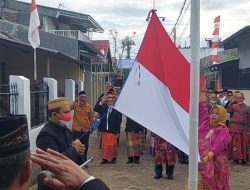 Upacara Pengibaran Bendera Merah Putih di Longwis Samaturu Kelurahan Bangkala Berjalan Khidmat